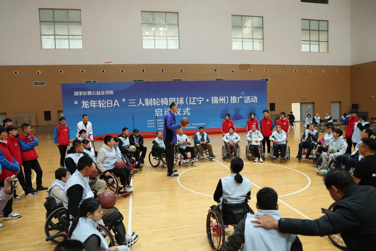 图为教练教学现场