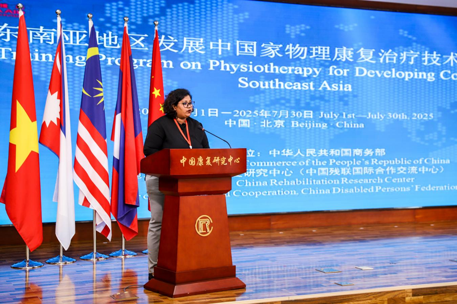 图为学员代表发言