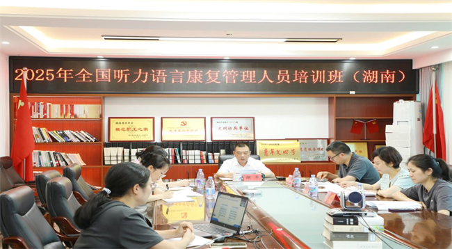 图为经验分享发言现场
