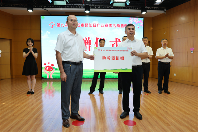 图为捐赠活动现场