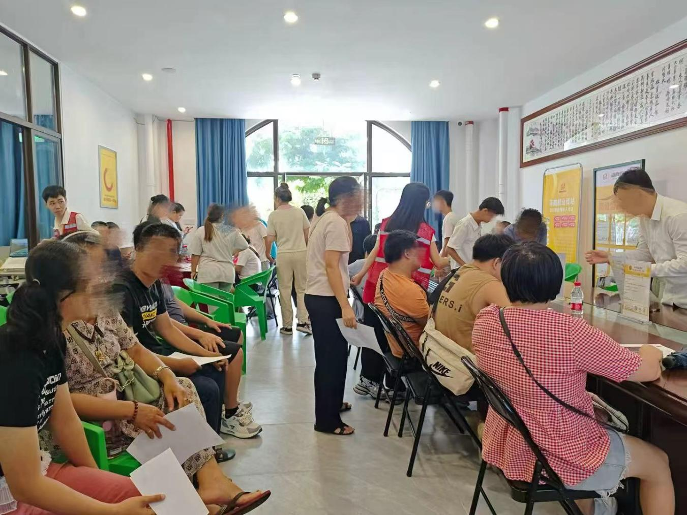 图为活动现场图片