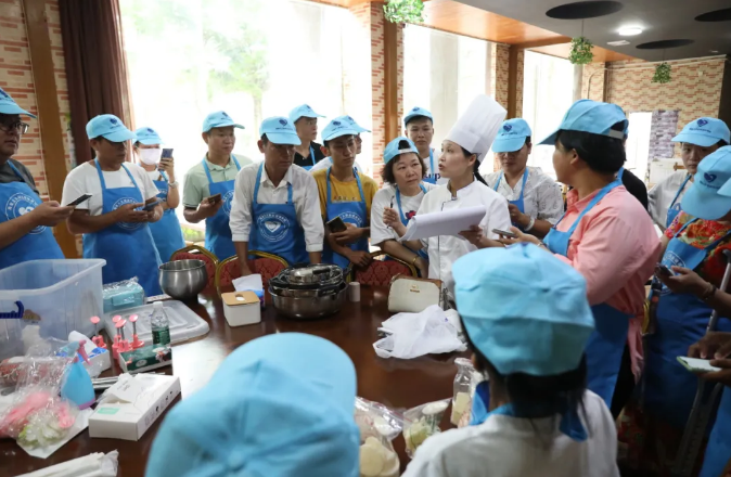 图为省残联举办残疾人职业技能培训活动现场图片