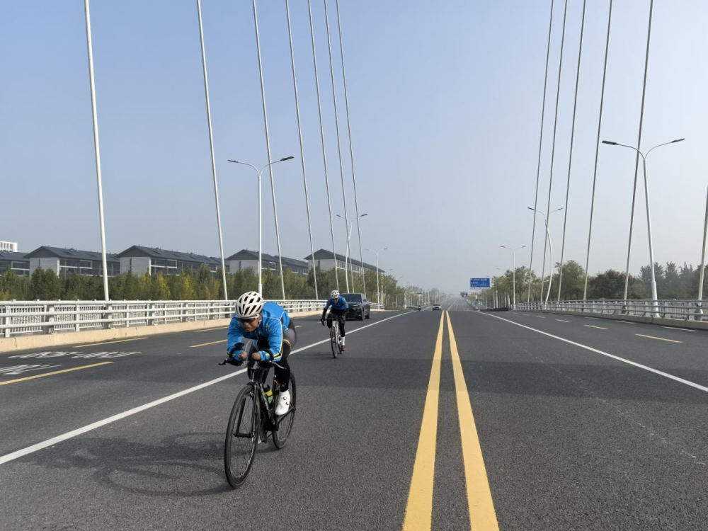 图为公路自行车项目集训