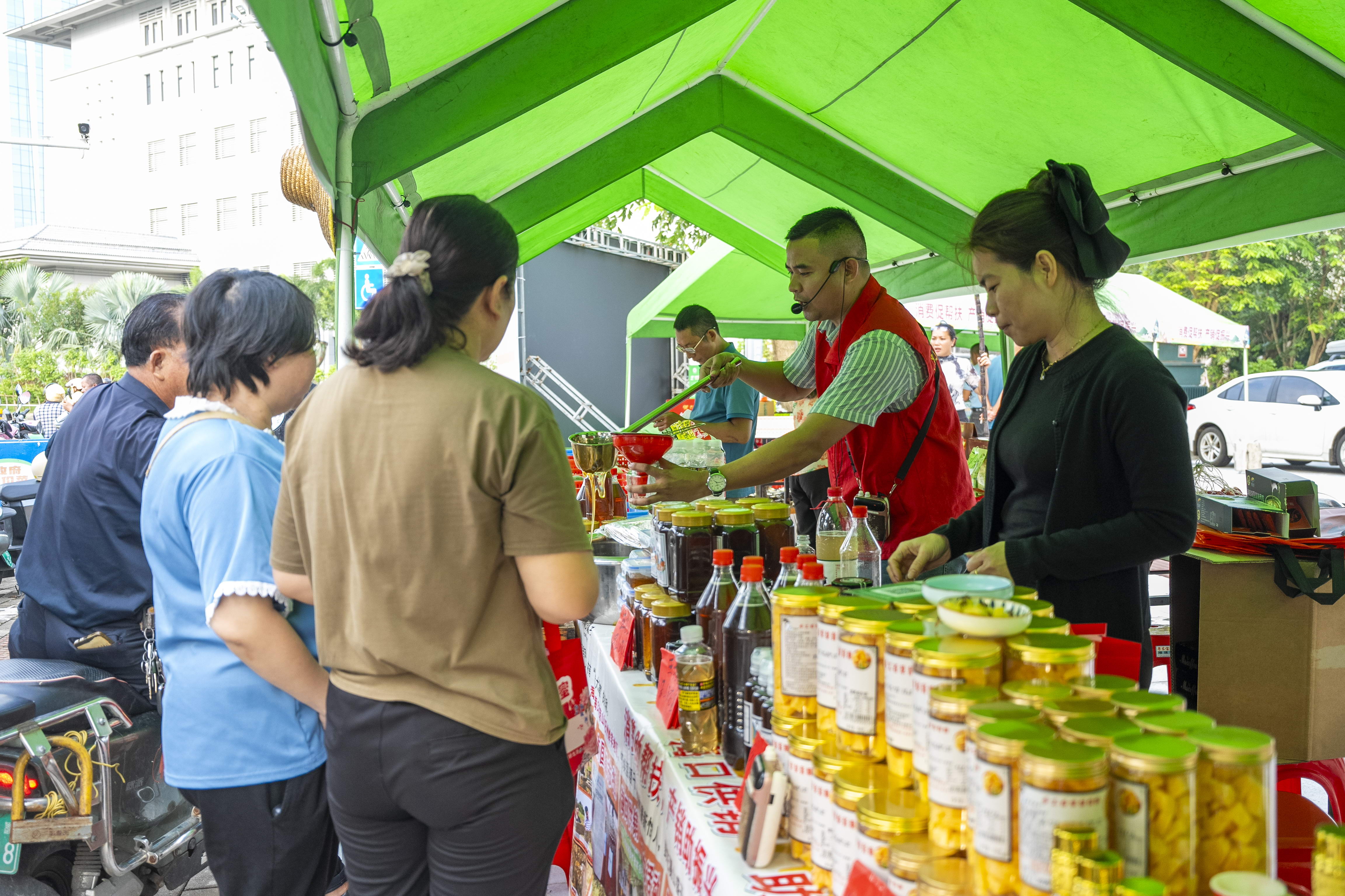 图片为现场活动图片