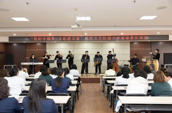 图为活动现场 图为活动现场