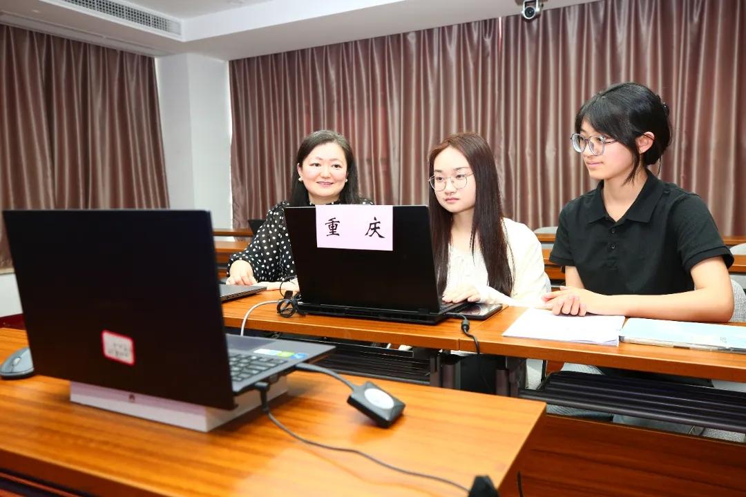 图为竞赛现场 图为竞赛现场