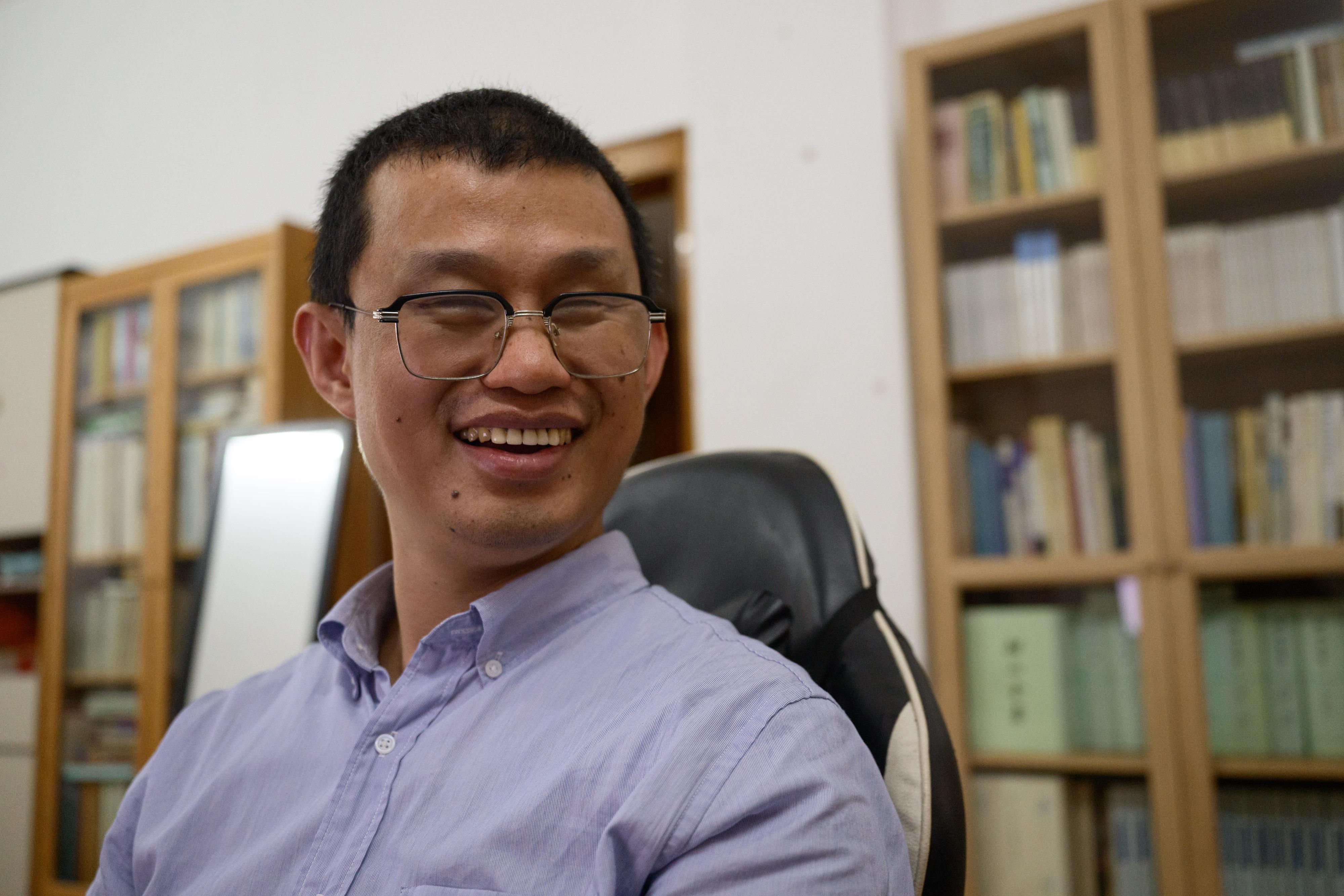 图为傅锡洪老师