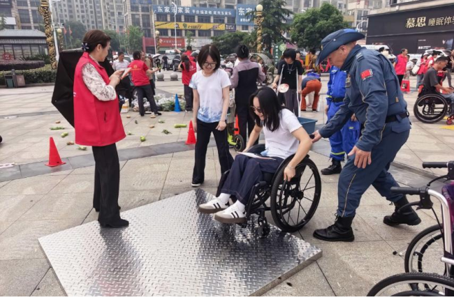 图为活动现场