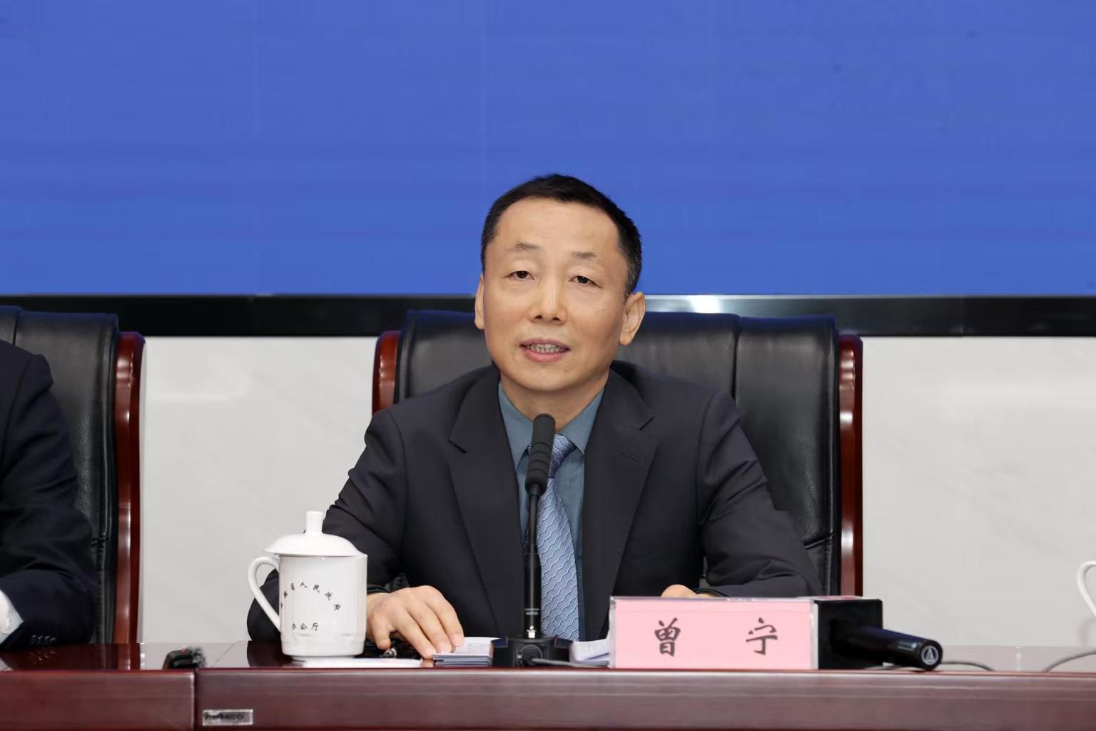 图为省残联党组成员 曾宁 图为省残联党组成员 曾宁