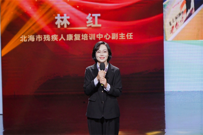 图为林红宣讲