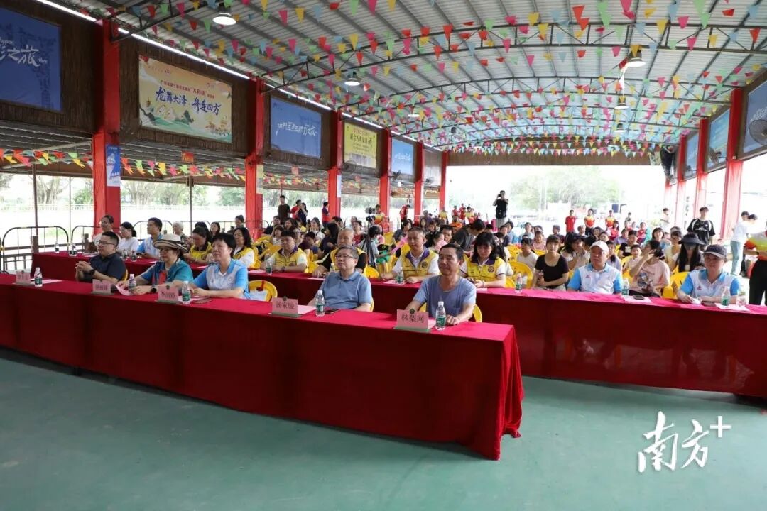 图为活动现场